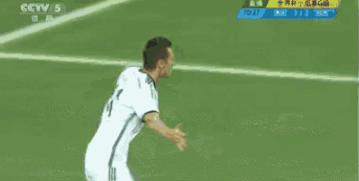 a soccer game is being broadcasted by cctv 5