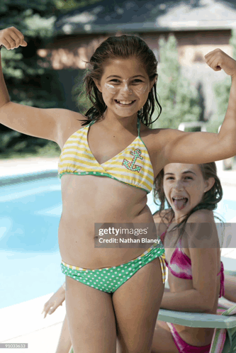 Bikini Girl GIF - Bikini Girl Muscles GIFs