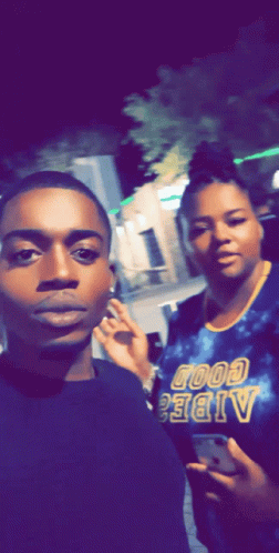Rayvon Johnson Selfie GIF - Rayvon Johnson Selfie Smile GIFs