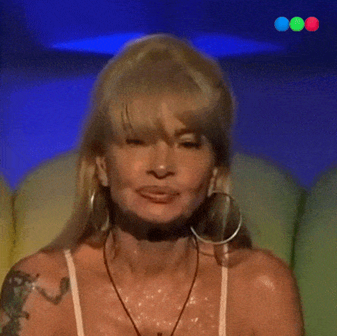 a woman says que dificil in spanish on a blue background