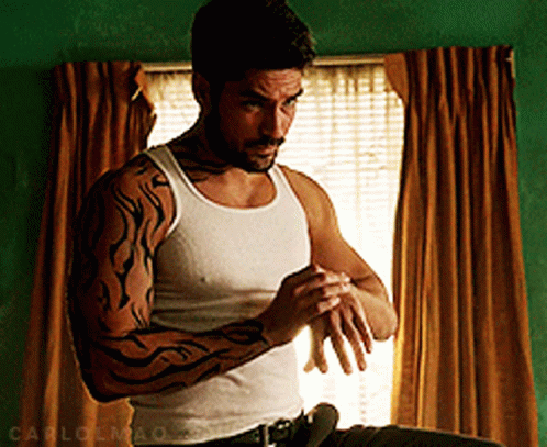 Seth Gecko Dj Cotrona GIF - Seth Gecko Dj Cotrona Times Running Out Princess GIFs