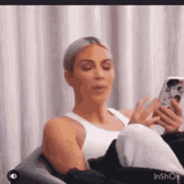 Kim Kardashian Lol GIF - Kim Kardashian Kim K Lol GIFs