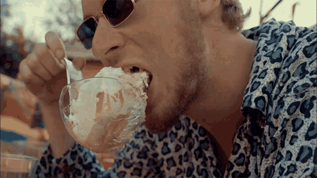 Eating Cake Yung Gravy GIF - Eating Cake Yung Gravy Whip A Tesla Song GIFs