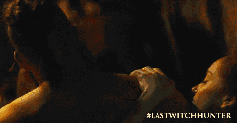 a woman is holding another woman 's shoulder in a scene from last witch hunter