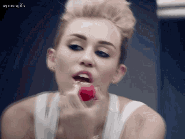 Miley Cyrus Cyrussgifs GIF - Miley Cyrus Cyrussgifs We Cant Stop GIFs