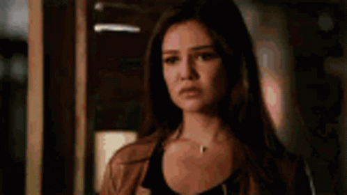 Concerned Davina Claire GIF - Concerned Davina Claire Danielle Campbell GIFs