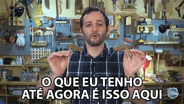 a man in a plaid shirt says o que eu tenho ate agora
