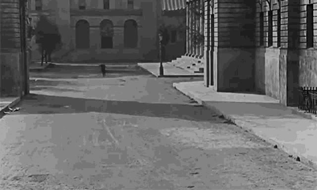 Buster Keaton Chase GIF - Buster Keaton Chase Cops GIFs
