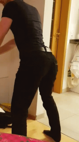 Butt Shake GIF - Butt Shake Me At A Party GIFs