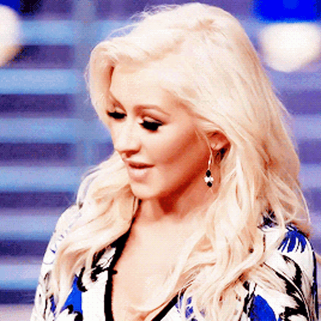Cant Believe Hard To Decide GIF - Cant Believe Hard To Decide Christina Aguilera GIFs
