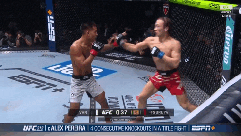 a boxing match between alex pereira and tsuruya on espn