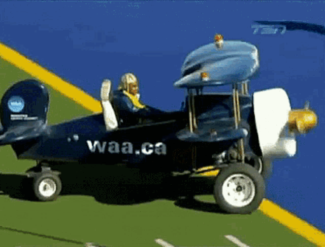 Winnipeg Blue Bombers Duane Forde GIF - Winnipeg Blue Bombers Duane Forde Plane GIFs
