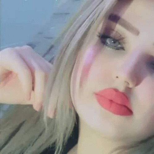 Hermosa Labios Rojos GIF - Hermosa Labios Rojos Dulces Labios GIFs