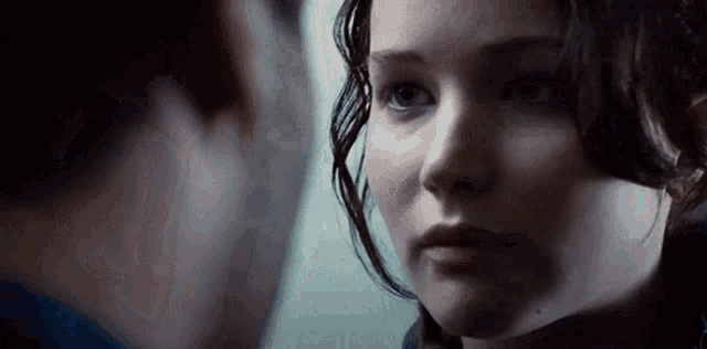 Hunger Games Cinna GIF - Hunger Games Cinna Katniss GIFs