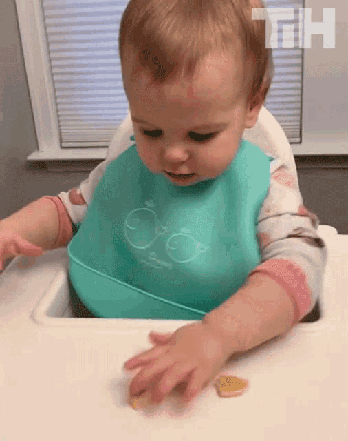 Eat This Is Happening GIF - Eat This Is Happening Hungry GIFs