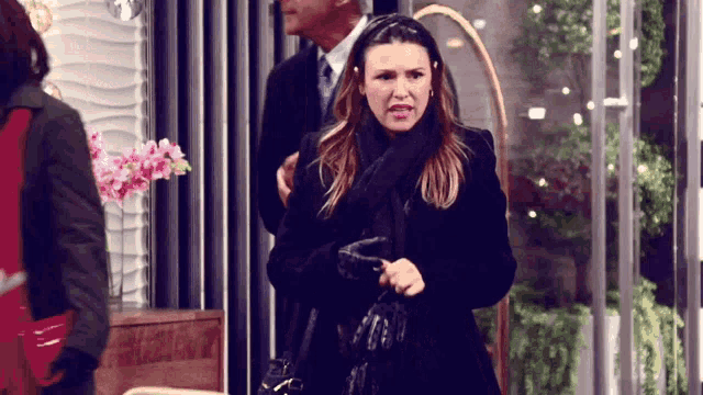 The Young And The Restless Gloves GIF - The Young And The Restless Gloves Just Arrived GIFs