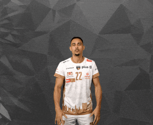 a soccer player with the number 22 on his shirt