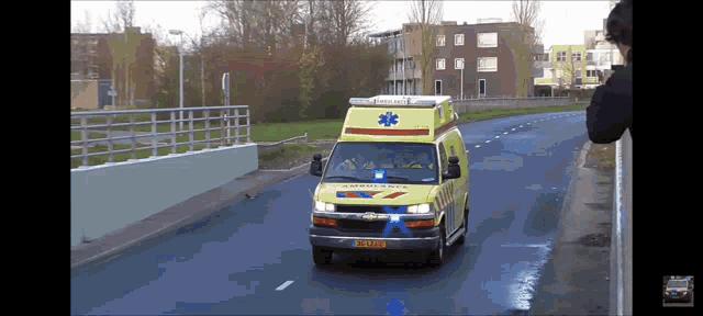 Ambulance Dutch GIF - Ambulance Dutch Ambu GIFs