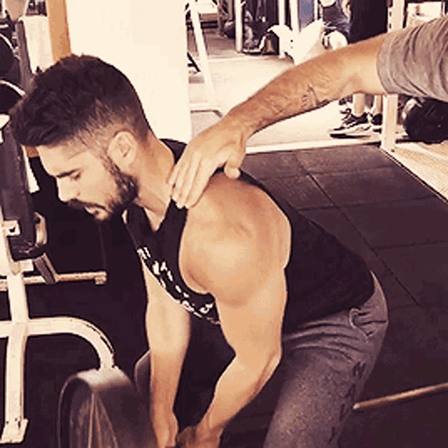Seth Gecko Dj Cotrona GIF - Seth Gecko Dj Cotrona At The Gym GIFs