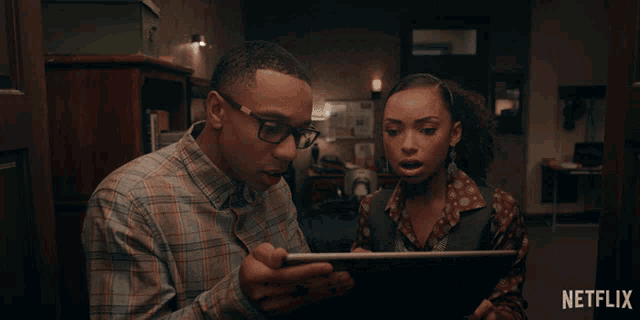 Yes Slaves Being Clever And Shit Deron Horton GIF - Yes Slaves Being Clever And Shit Deron Horton Logan Browning GIFs