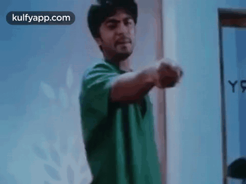 Arugment With Girls.Gif GIF - Arugment With Girls Str Reaction Manmadhan Movie GIFs