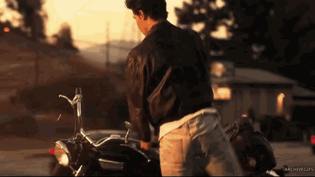 Handsome Shawn Mendes GIF - Handsome Shawn Mendes Pull Over GIFs