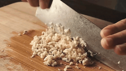 Cutting Ginger Two Plaid Aprons GIF - Cutting Ginger Two Plaid Aprons Minced Ginger GIFs