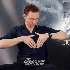 ให้ใจ รักนะ ทอม ฮิดเดิลสตัน GIF - Tom Hiddleston Give A Heart Give Heart GIFs