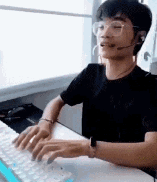 Call Center Agent Noted GIF - Call Center Agent Noted Got It GIFs