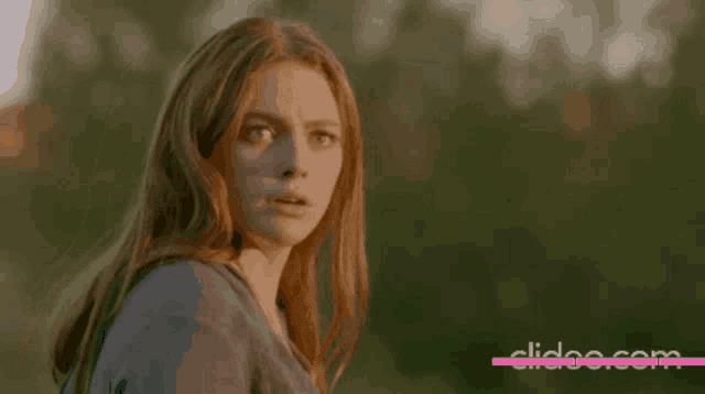 a close up of a woman 's face with the website clidoo.com visible in the corner