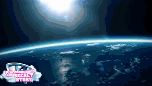 a pixelated image of the earth with the words " procedemment dans secret story " in the corner