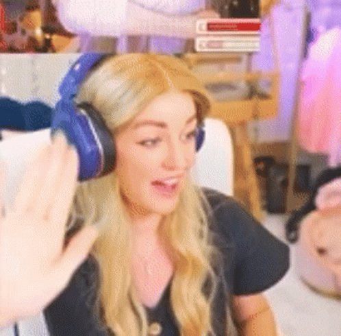 Clare Siobhan Clare Callery GIF - Clare Siobhan Clare Callery Clare Siobhan High Five GIFs