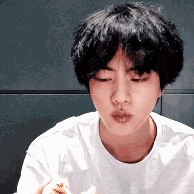Seokjin Eating Jin Eating GIF - Seokjin Eating Jin Eating Gifsbykyo GIFs
