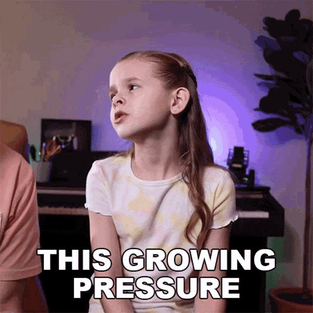 This Growing Pressure Keeps Growing Claire Crosby GIF - This Growing Pressure Keeps Growing Claire Crosby Claire And The Crosbys GIFs