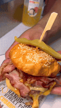 Bacon Cheeseburger Burgers GIF - Bacon Cheeseburger Burgers Food GIFs