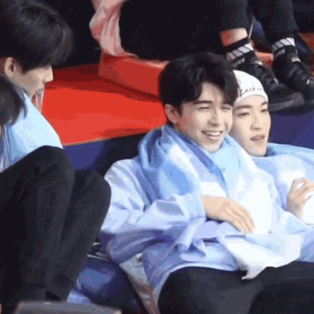 แพทริค เจ็บ GIF