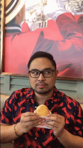 Jed Madela Popeyes GIF - Jed Madela Popeyes Biscuit GIFs