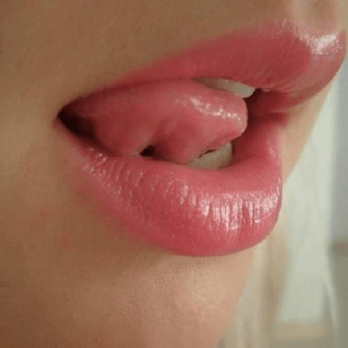 Lips Women GIF - Lips Women Seductive GIFs