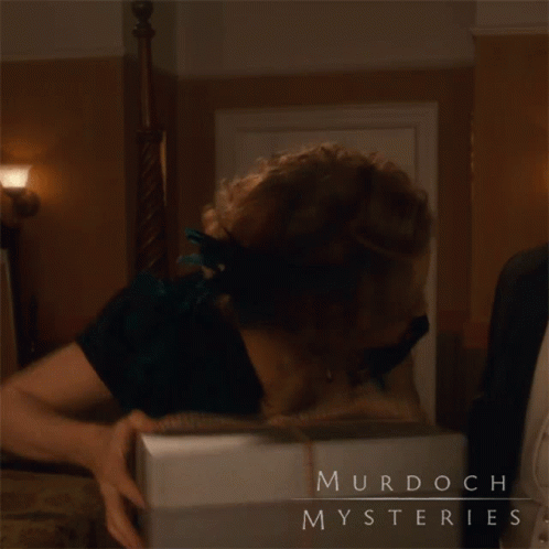 Whats In The Box Julia Ogden GIF - Whats In The Box Julia Ogden Murdoch Mysteries GIFs