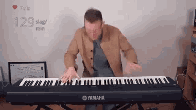 Akmigone Piano GIF - Akmigone Piano Insane Piano GIFs