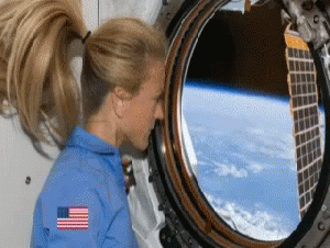 Washing Machine Astronaut GIF - Washing Machine Astronaut Woman GIFs