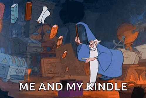 Mago Merlin colocando muitos livros dentro de sua mala por meio de magia, com a frase "eu e meu Kindle" em inglês na parte inferior da imagem.