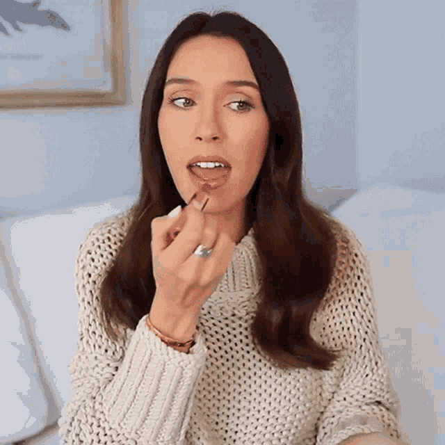 Lipstick Shea Whitney GIF - Lipstick Shea Whitney Touch Up GIFs