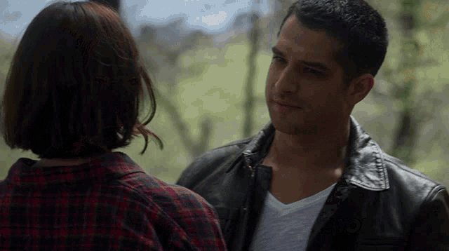 Its Good To See You Its Kind Of Awkward To See You Scott Mccall GIF - Its Good To See You Its Kind Of Awkward To See You Scott Mccall Malia Tate GIFs