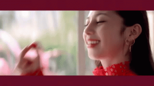 Ayami Nakajo Kiss GIF - Ayami Nakajo Kiss Strawberry GIFs