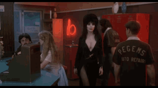 Elvira Mistress Of The Dark GIF - Elvira Mistress Of The Dark GIFs
