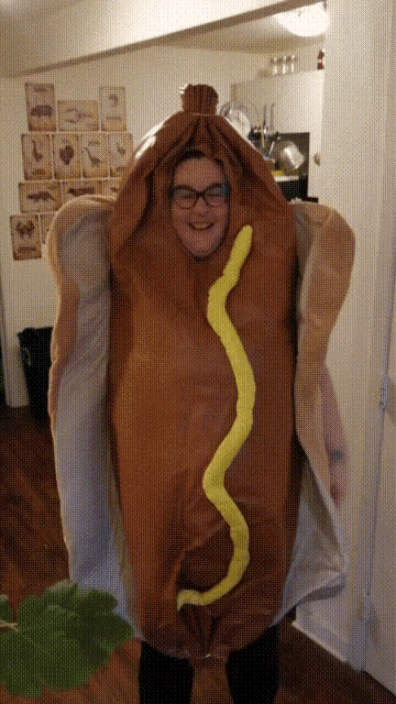 Im A Hot Dog That Hot Dog Chick GIF - Im A Hot Dog That Hot Dog Chick Hotdogchick GIFs