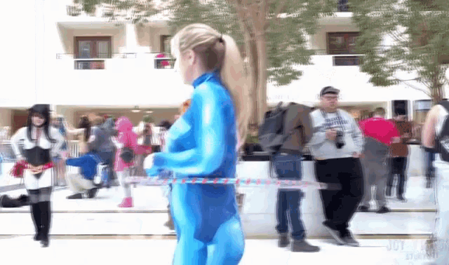 Cosplayer Spin GIF - Cosplayer Spin Hula Hoop GIFs