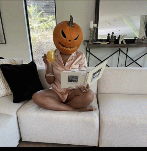 Halloween Pumpkinhead GIF - Halloween Pumpkinhead Megan GIFs