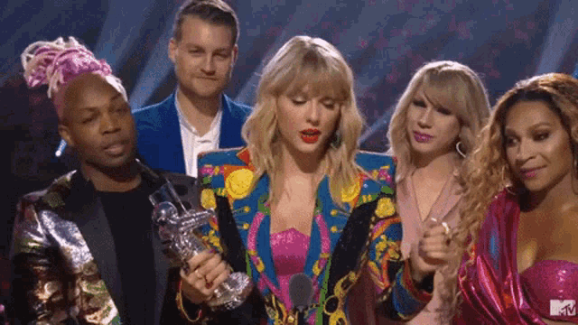 Taylor Swift Taylor Swift Reactions GIF - Taylor Swift Taylor Swift Reactions Hour GIFs
